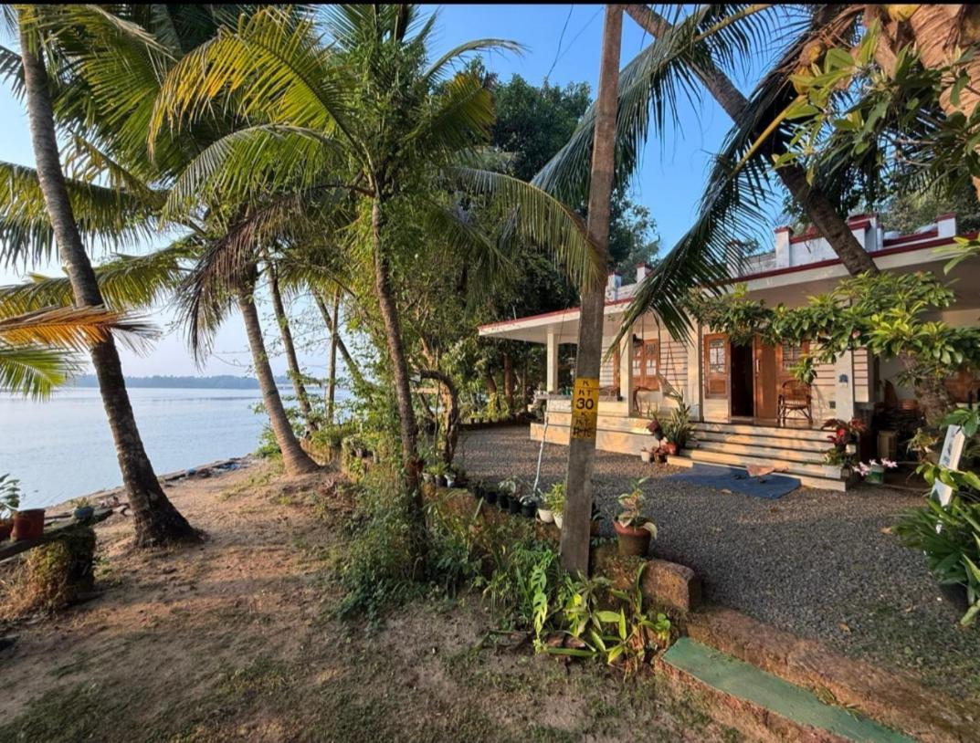 Green Island Homestay Riverside Kozhikode Zewnętrze zdjęcie